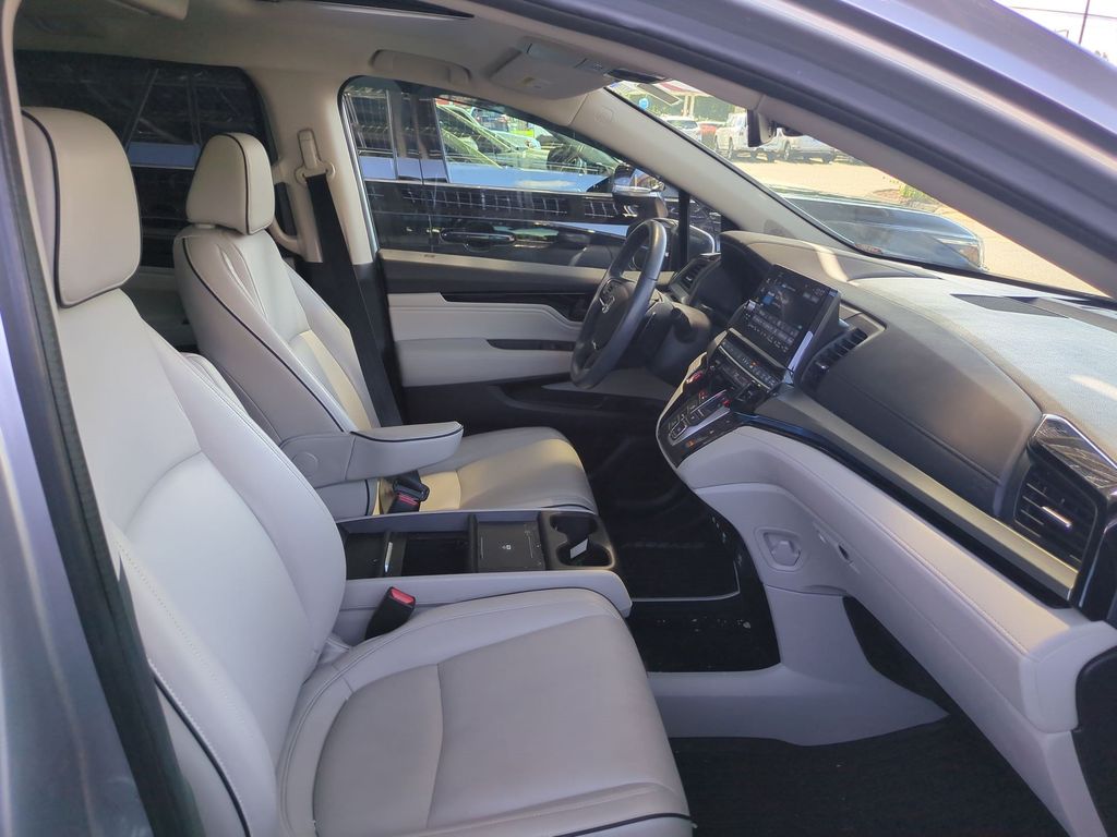 Used 2025 Honda Odyssey Van