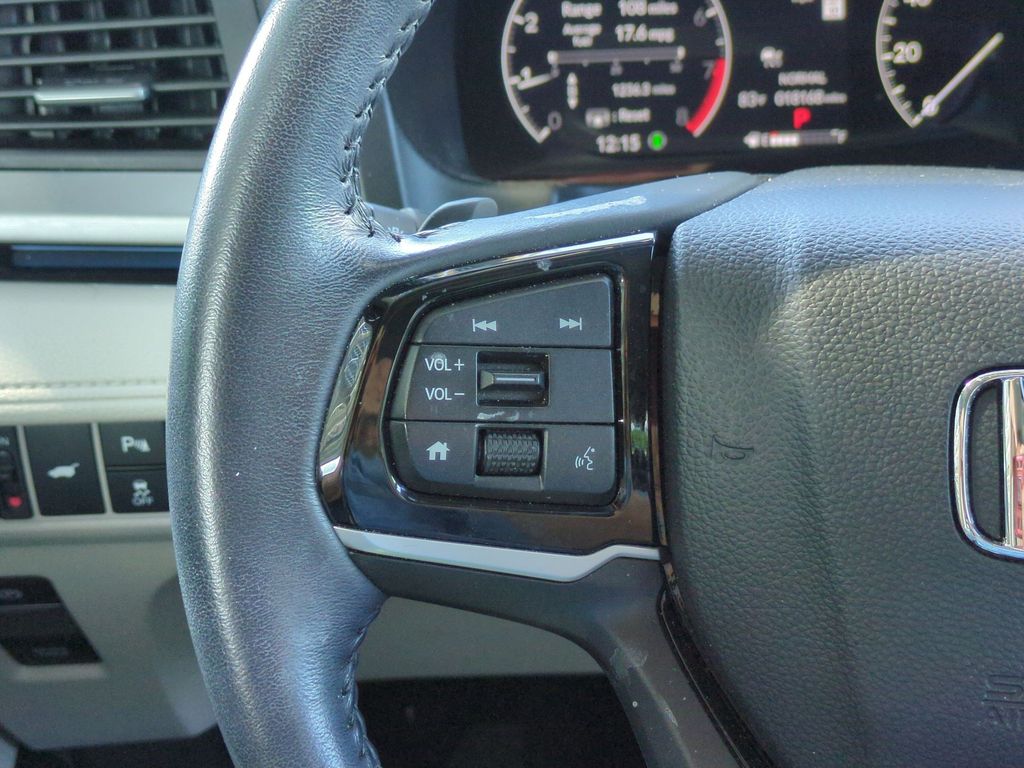 Used 2025 Honda Odyssey Van