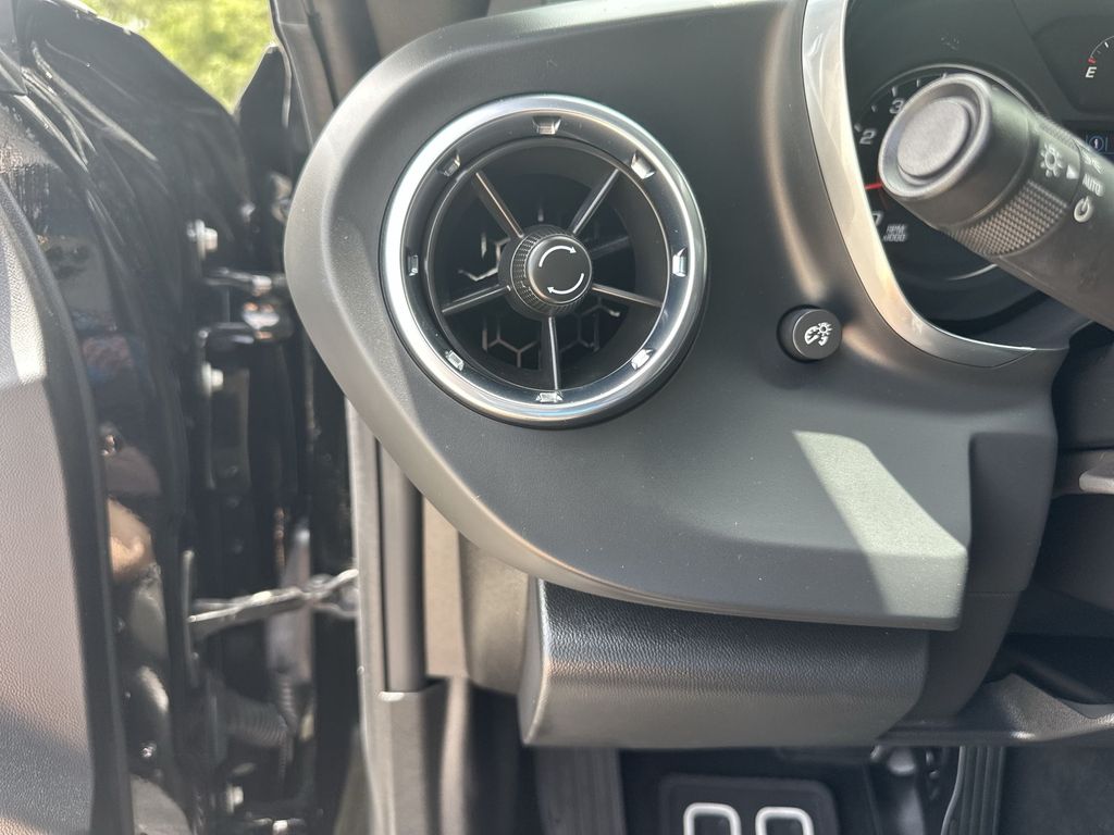 2023 Chevrolet Camaro #18