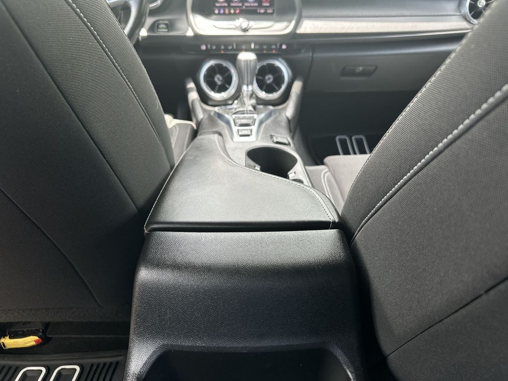 2023 Chevrolet Camaro #21
