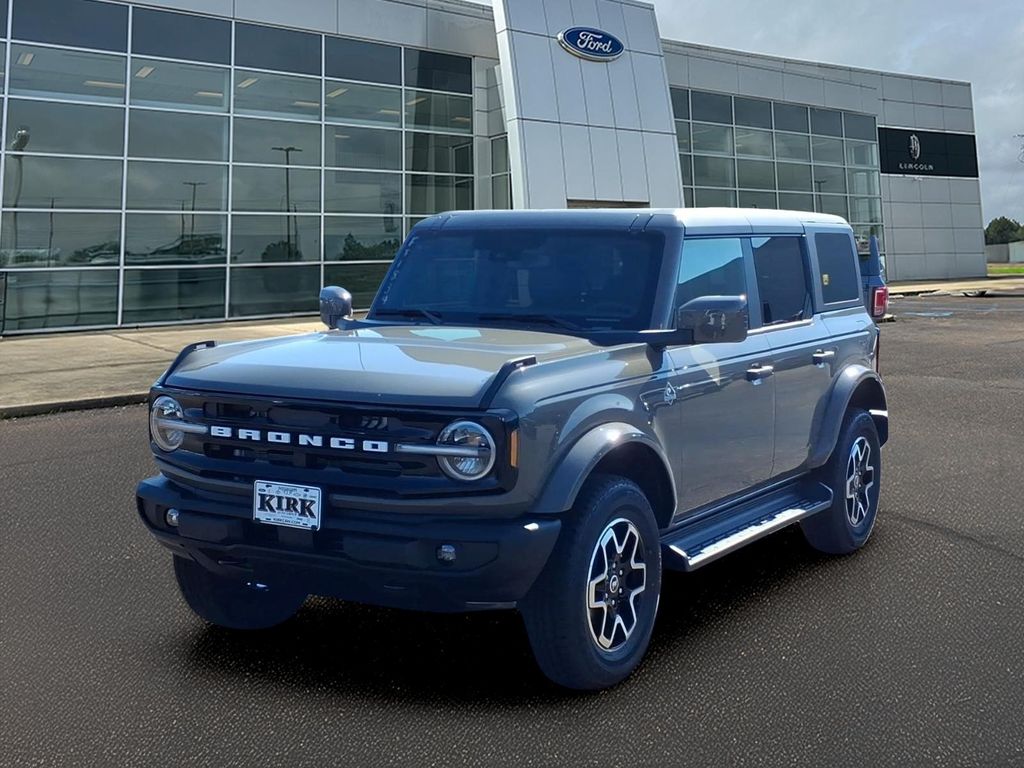 2026 Ford Bronco Outer Banks