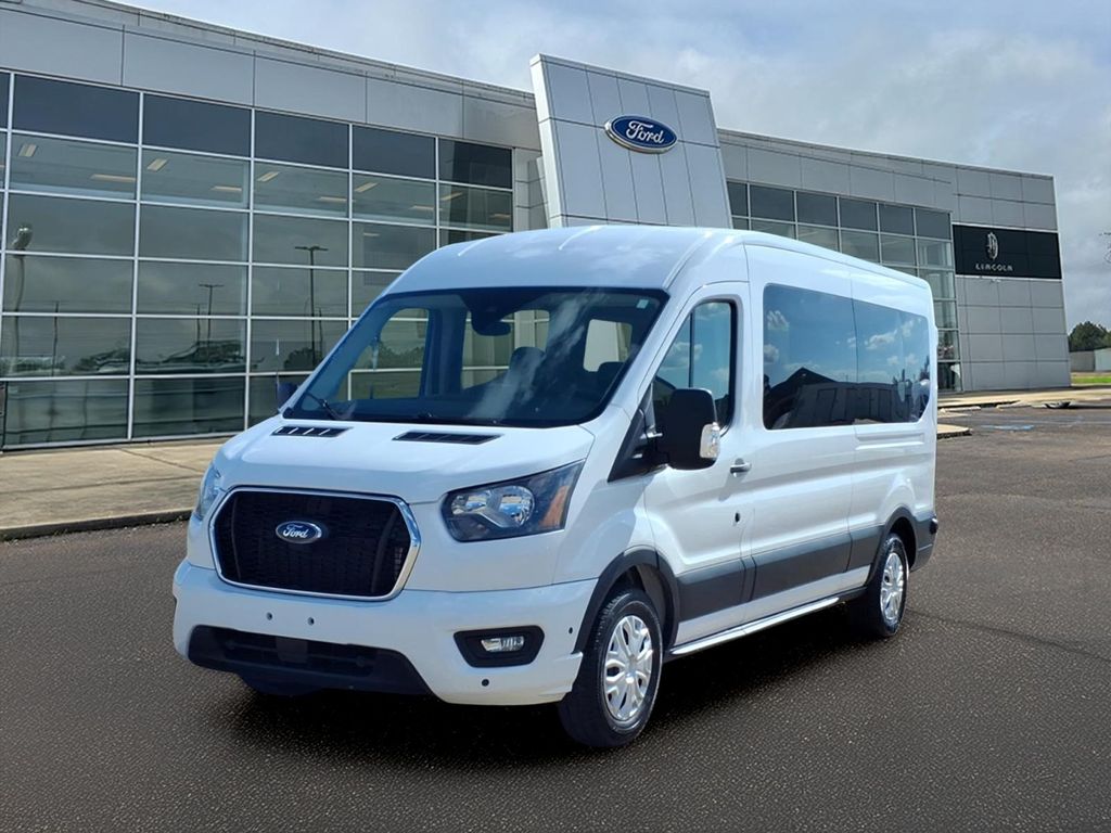 2024 Ford Transit Wagon XLT