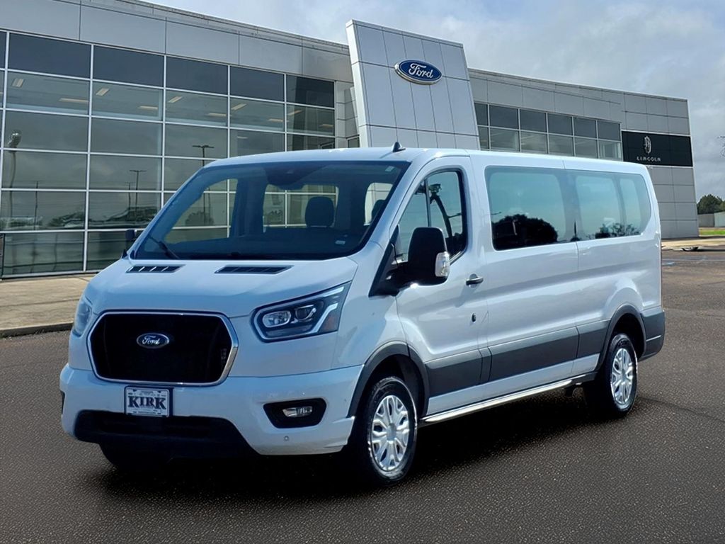 2023 Ford Transit Wagon XLT