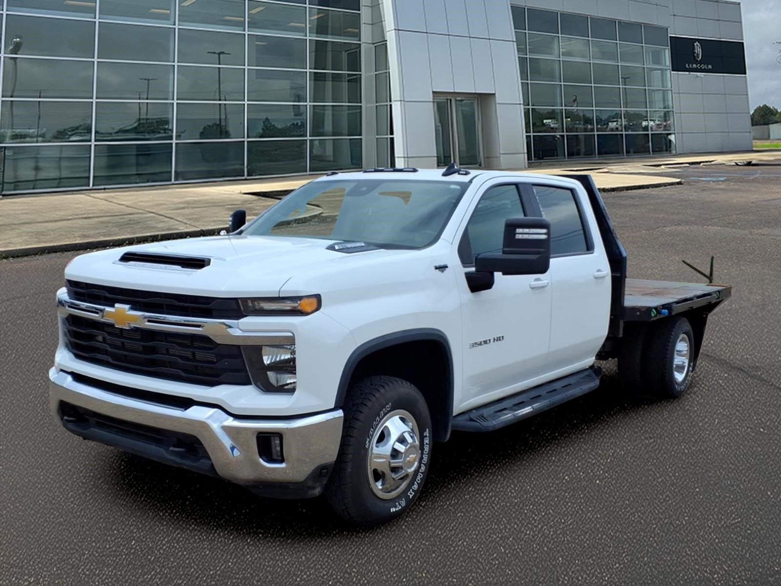 2024 Chevrolet Silverado LT