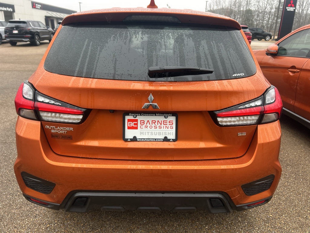 New 2025 Sunshine Orange Metallic Mitsubishi SE image 5