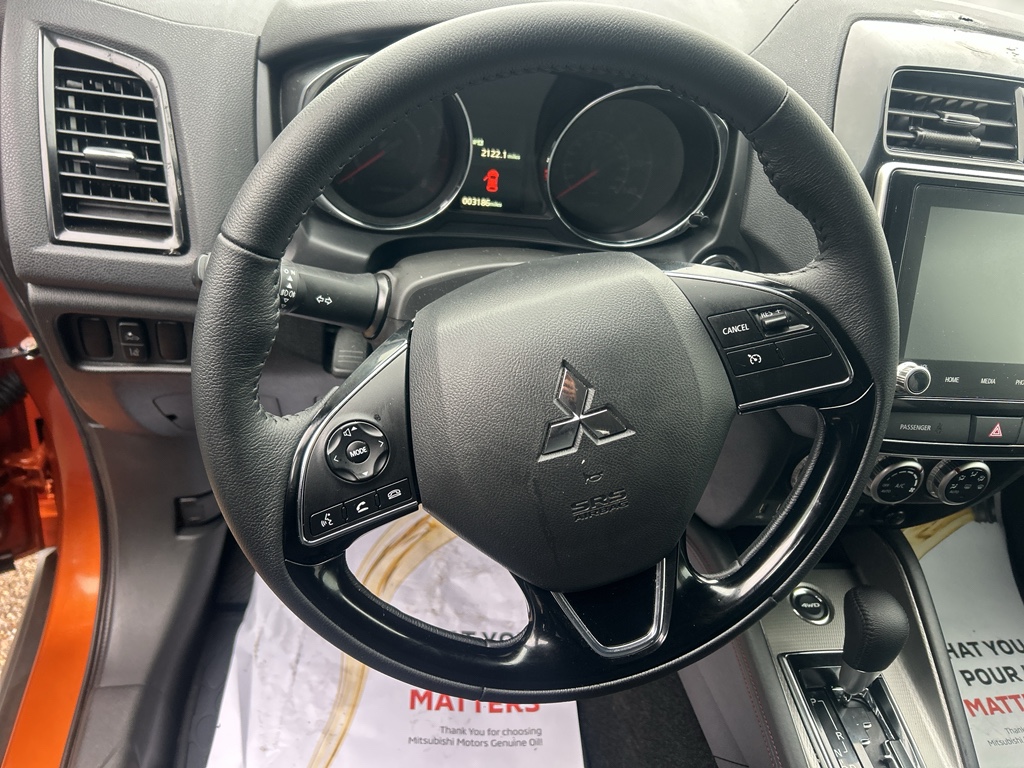 New 2025 Sunshine Orange Metallic Mitsubishi SE image 14