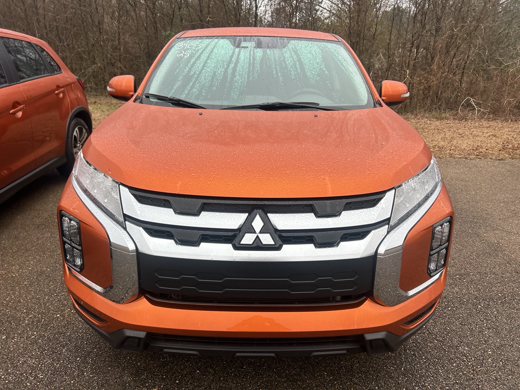 New 2025 Sunshine Orange Metallic Mitsubishi SE image 2