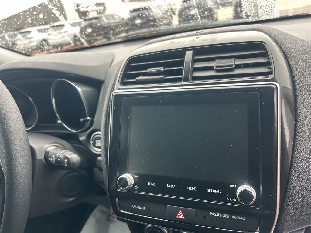 New 2025 Sunshine Orange Metallic Mitsubishi SE image 11