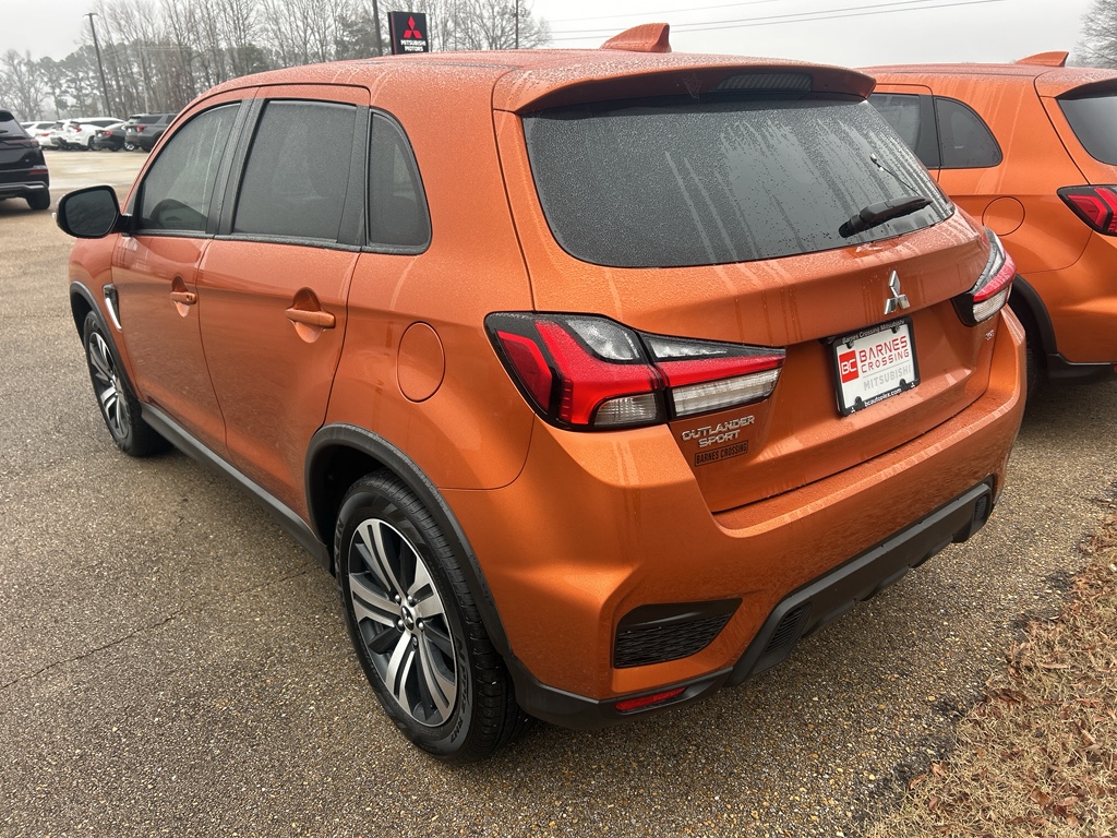 New 2025 Sunshine Orange Metallic Mitsubishi SE image 6