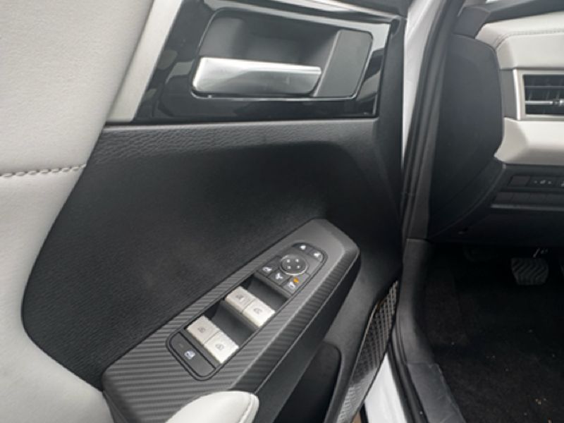 New 2026 White Diamond Mitsubishi SE image 10