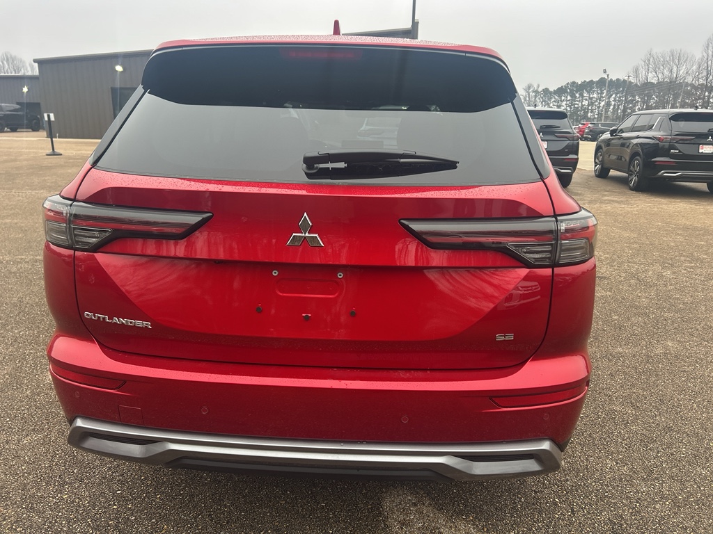 New 2026 Red Diamond Mitsubishi SE image 5
