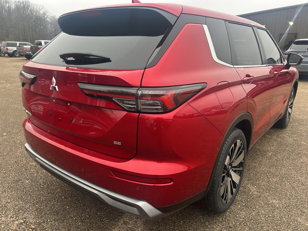 New 2026 Red Diamond Mitsubishi SE image 4