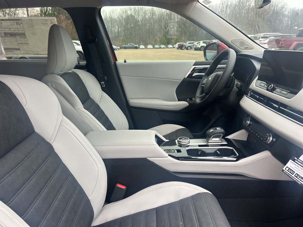 New 2026 Red Diamond Mitsubishi SE image 10