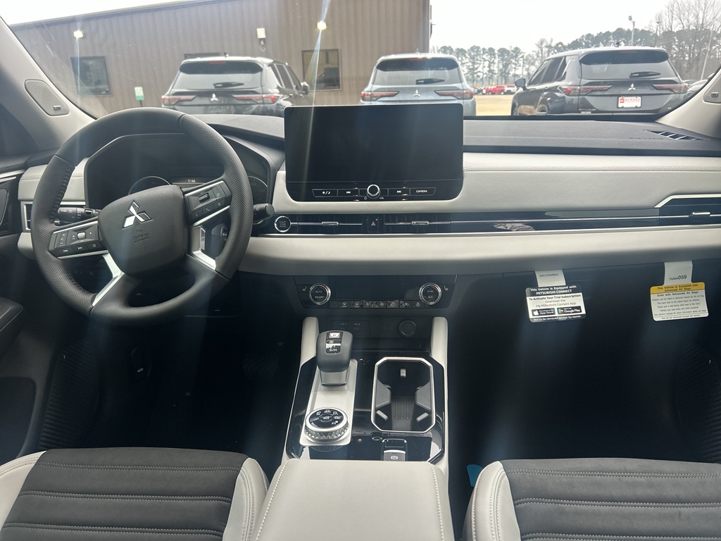 New 2026 Red Diamond Mitsubishi SE image 9