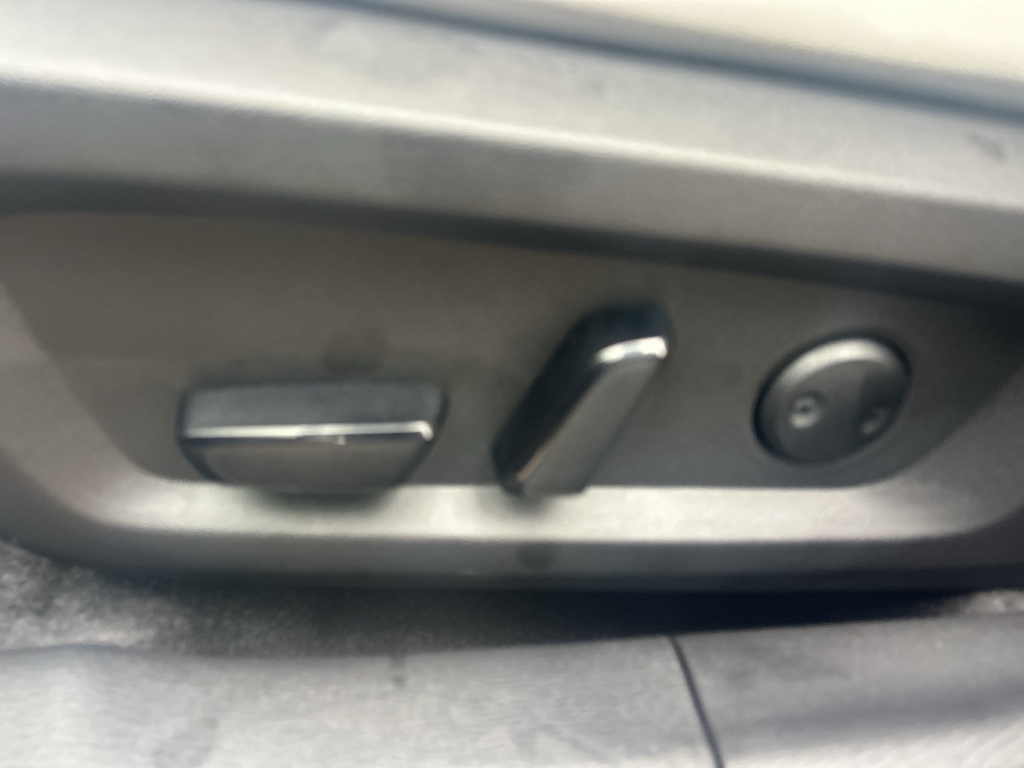 New 2026 Red Diamond Mitsubishi SE image 15