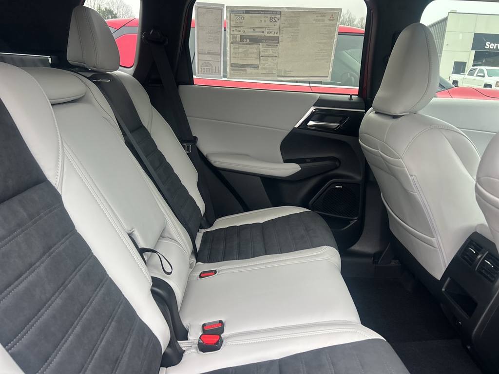 New 2026 Red Diamond Mitsubishi SE image 8