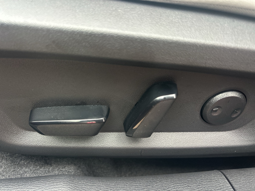 New 2026 Red Diamond Mitsubishi SE image 14