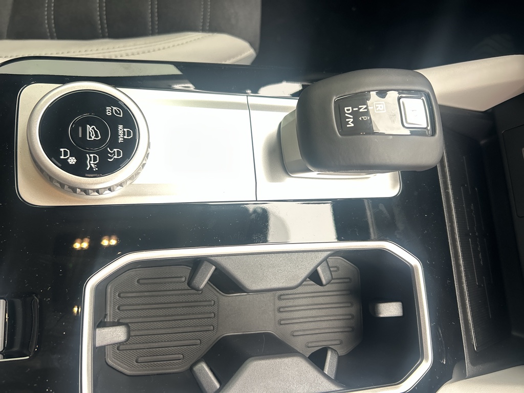 New 2026 Red Diamond Mitsubishi SE image 11