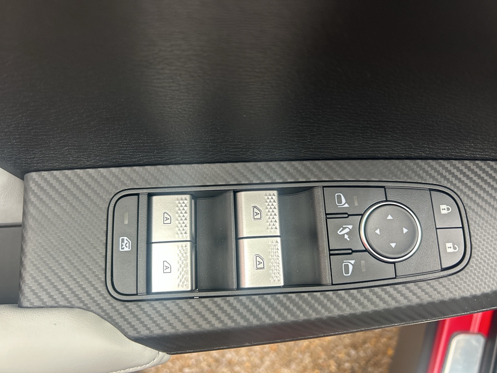 New 2026 Red Diamond Mitsubishi SE image 13