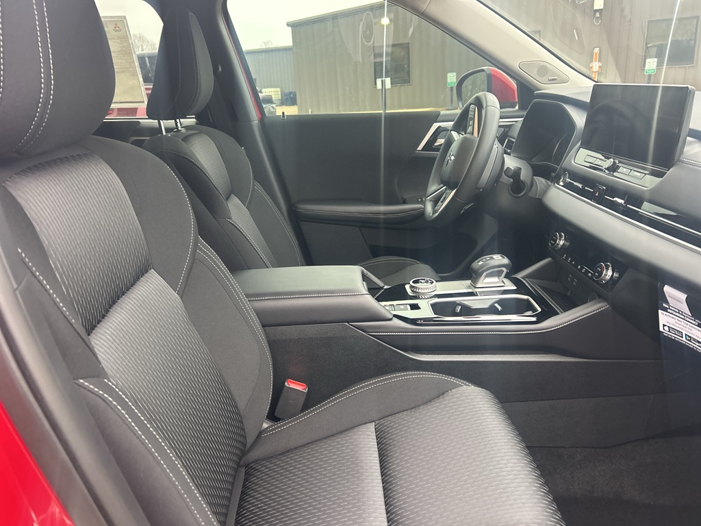 New 2026 Red Diamond Mitsubishi ES image 10