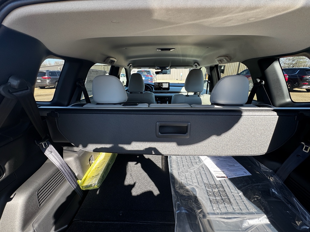 New 2026 Cosmic Blue Metallic Mitsubishi LE image 12