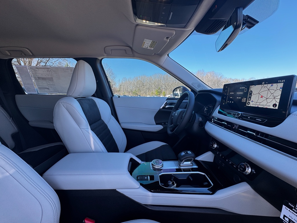 New 2026 Cosmic Blue Metallic Mitsubishi LE image 8