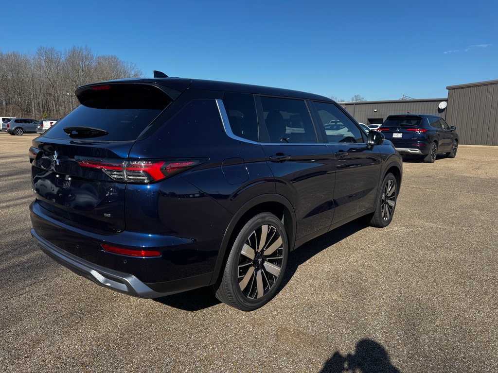 New 2026 Cosmic Blue Metallic Mitsubishi LE image 6