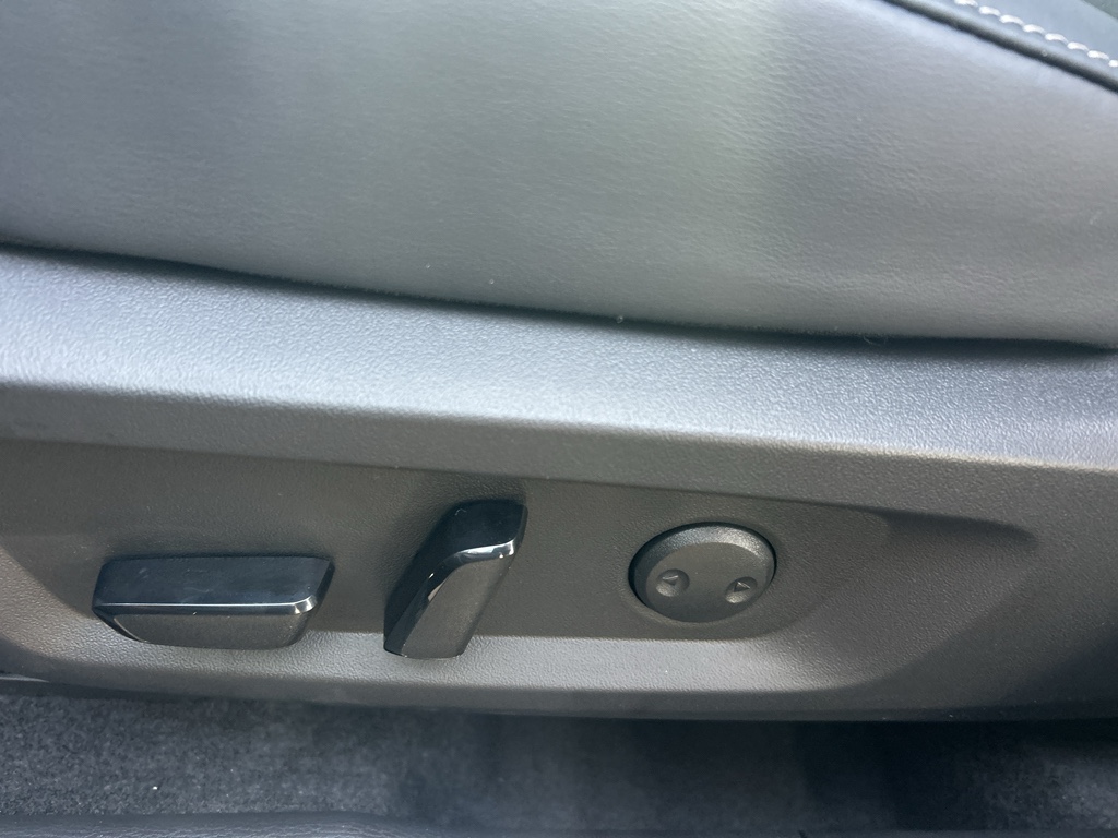 New 2026 Black Diamond Mitsubishi LE image 14