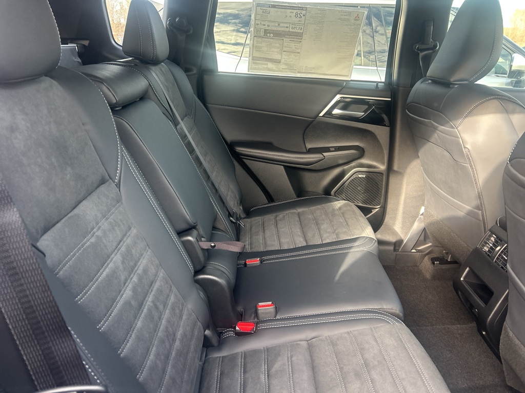 New 2026 Black Diamond Mitsubishi LE image 8