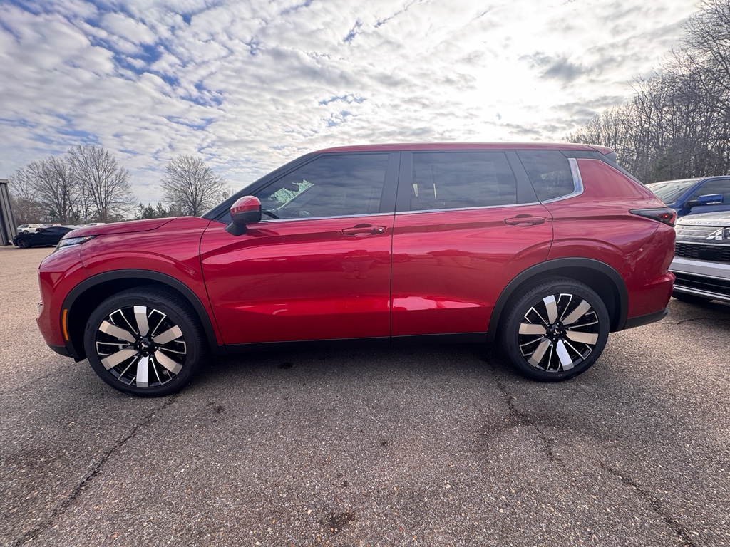 New 2026 Red Diamond Mitsubishi LE image 3