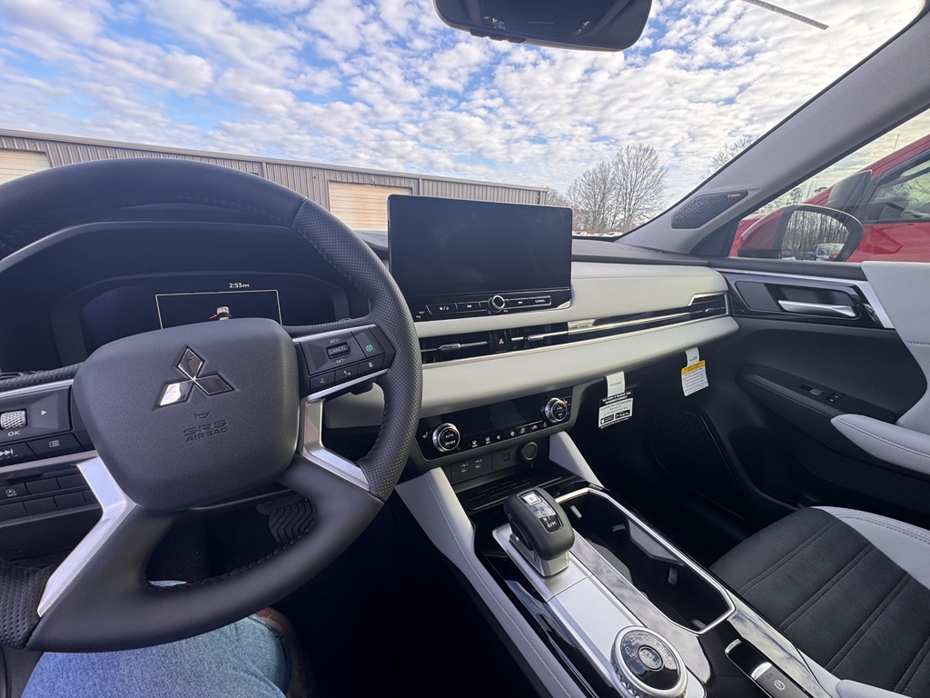 New 2026 Red Diamond Mitsubishi LE image 12