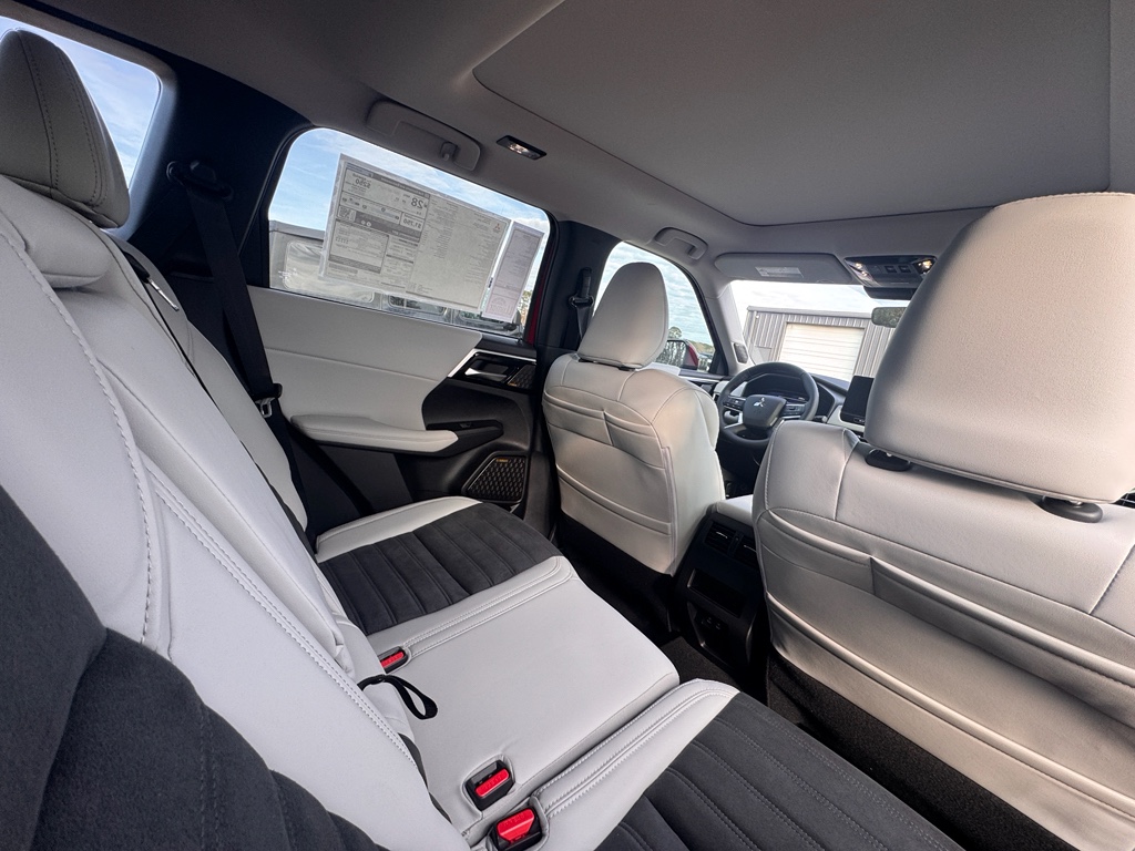 New 2026 Red Diamond Mitsubishi LE image 10