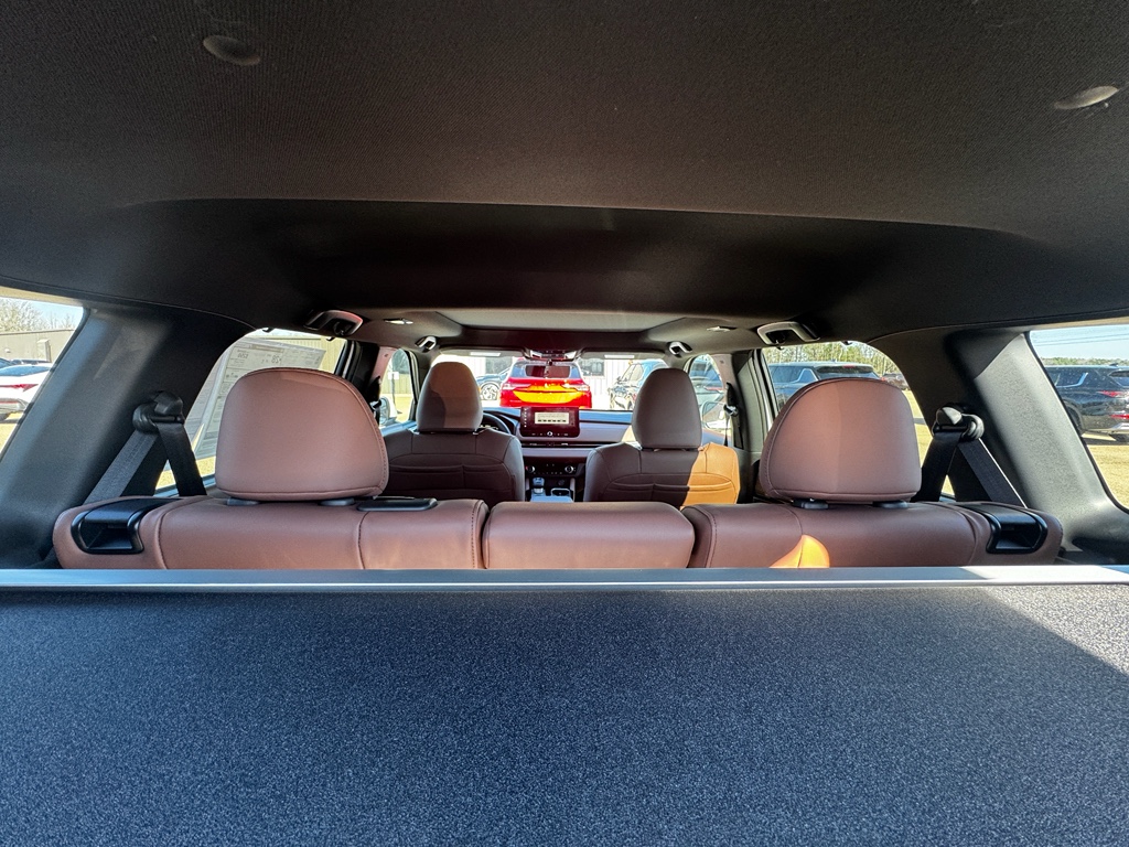 New 2026 White Diamond Mitsubishi SEL image 12