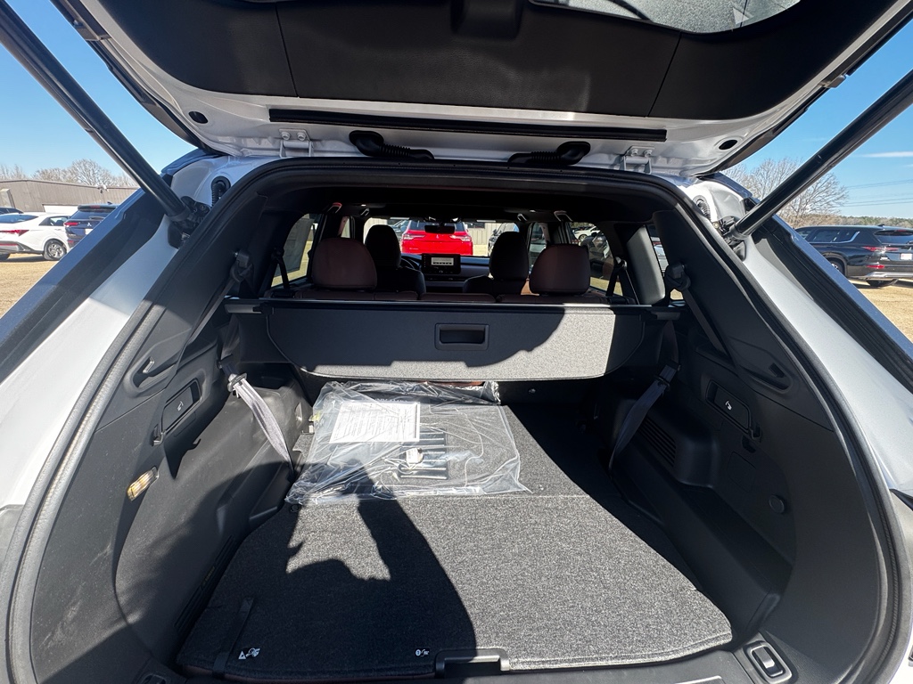 New 2026 White Diamond Mitsubishi SEL image 13