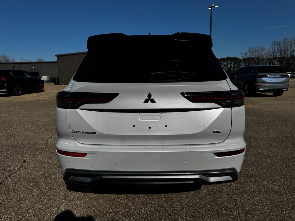 New 2026 White Diamond Mitsubishi SEL image 4