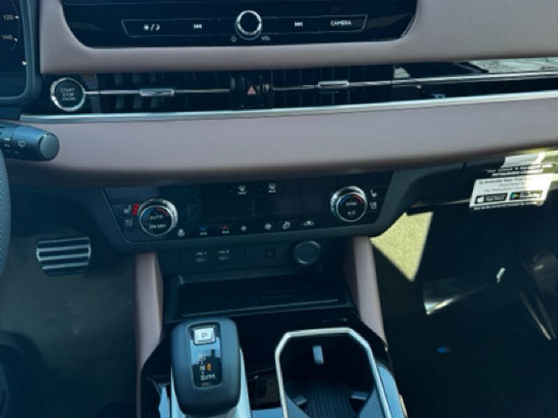 New 2026 White Diamond Mitsubishi SEL image 15