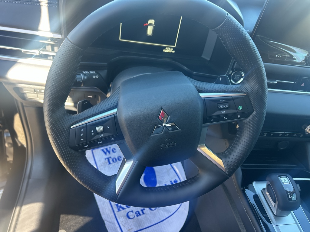 New 2026 Labrador Black Pearl Mitsubishi SE image 15