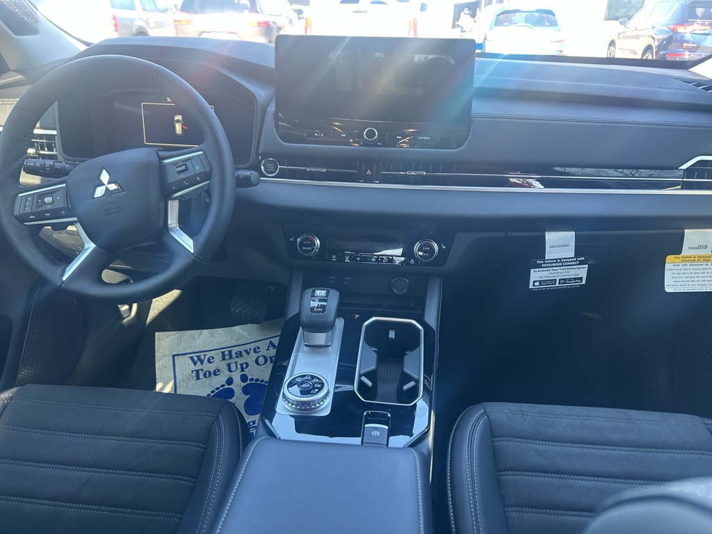 New 2026 Labrador Black Pearl Mitsubishi SE image 8