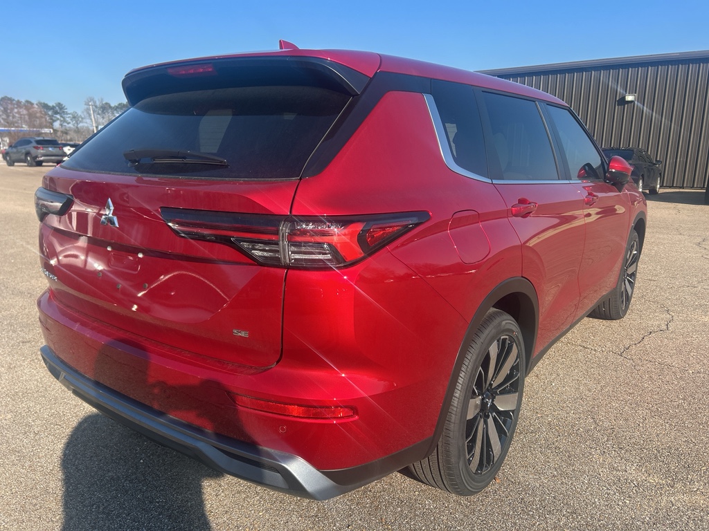New 2026 Red Diamond Mitsubishi SE image 4