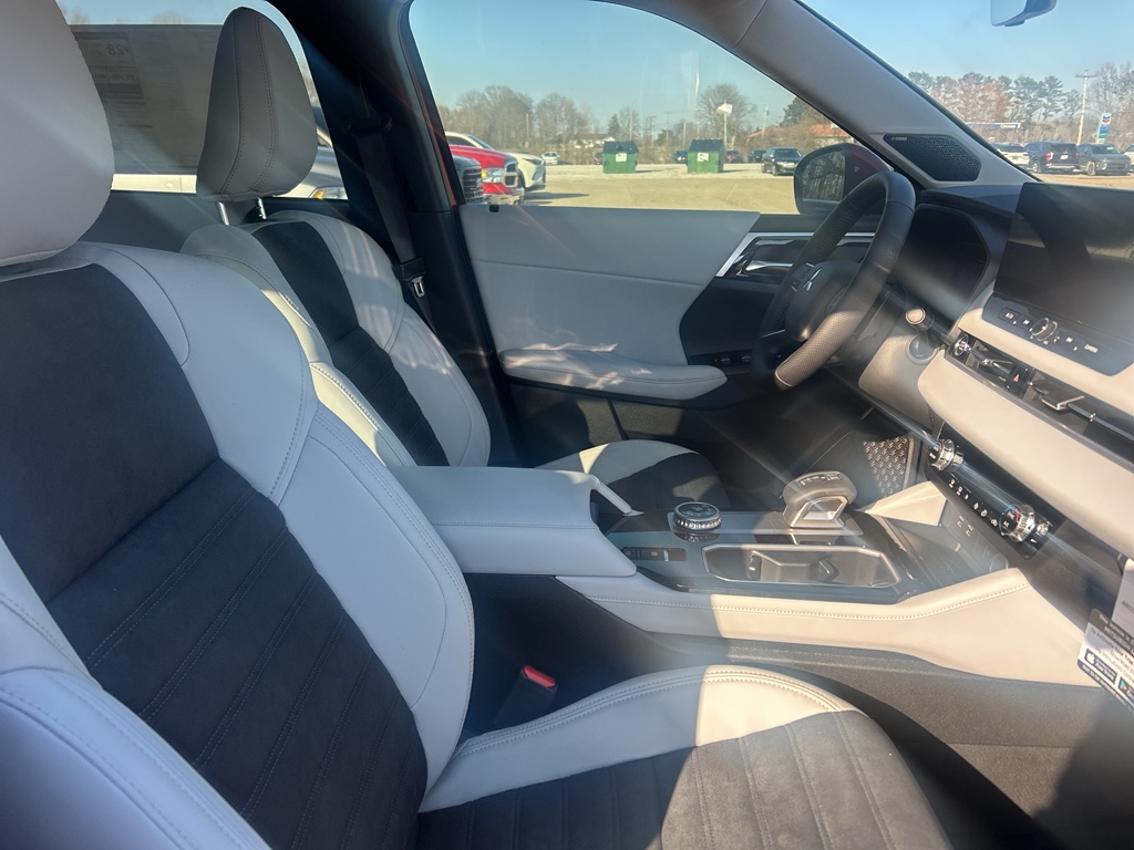 New 2026 Red Diamond Mitsubishi SE image 8