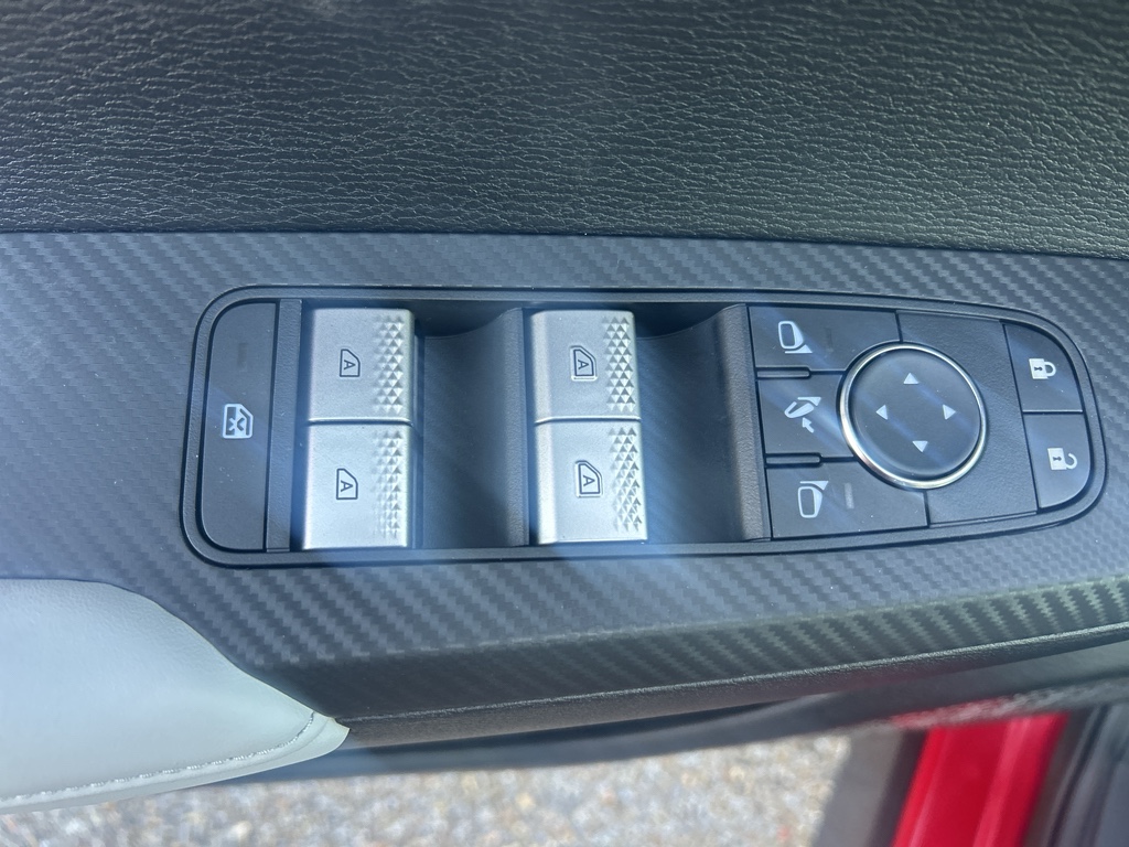 New 2026 Red Diamond Mitsubishi SE image 15