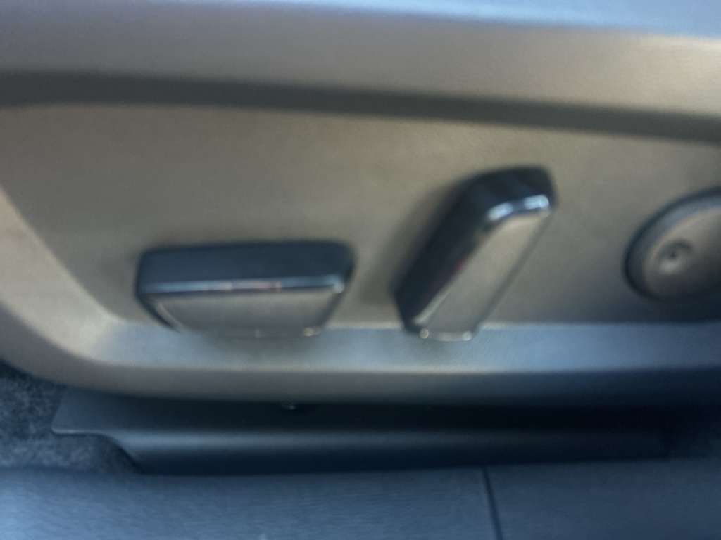 New 2026 Red Diamond Mitsubishi SE image 16