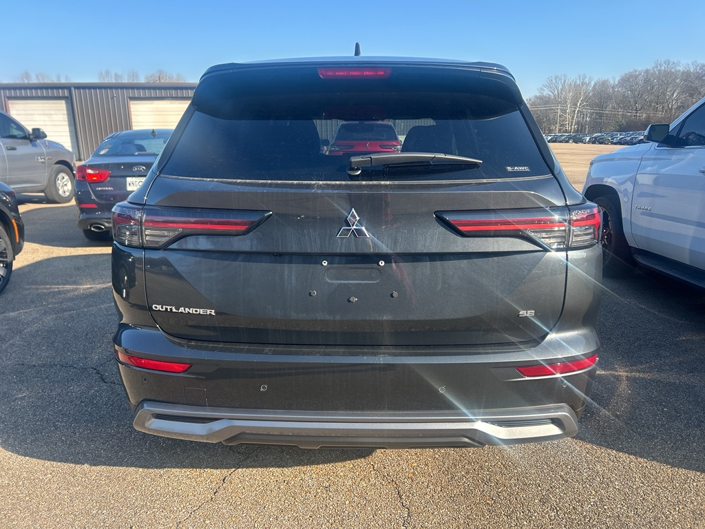 New 2026 Graphite Gray Mitsubishi SE image 5