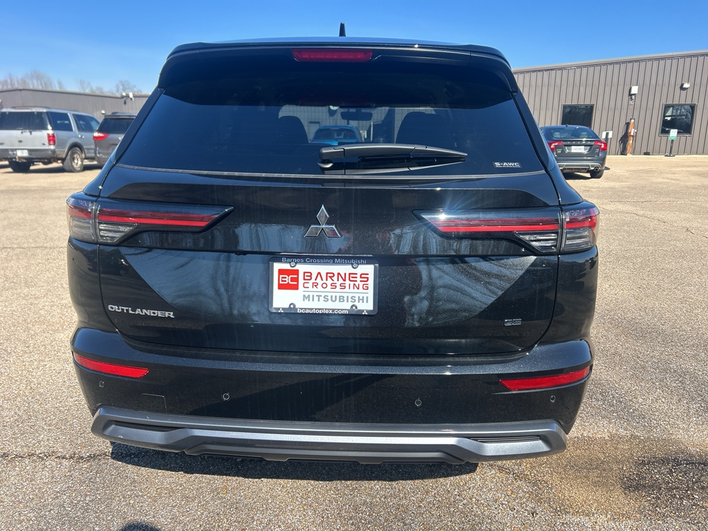 New 2026 Black Diamond Mitsubishi SE image 5