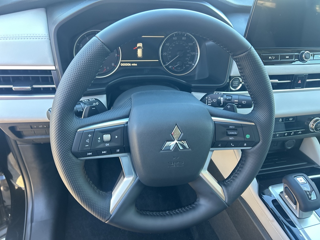 New 2026 Black Diamond Mitsubishi SE image 16