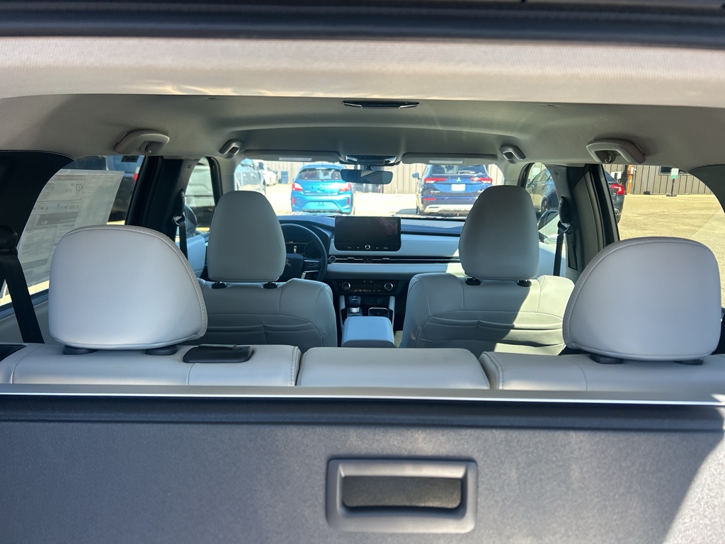 New 2026 Black Diamond Mitsubishi SE image 7