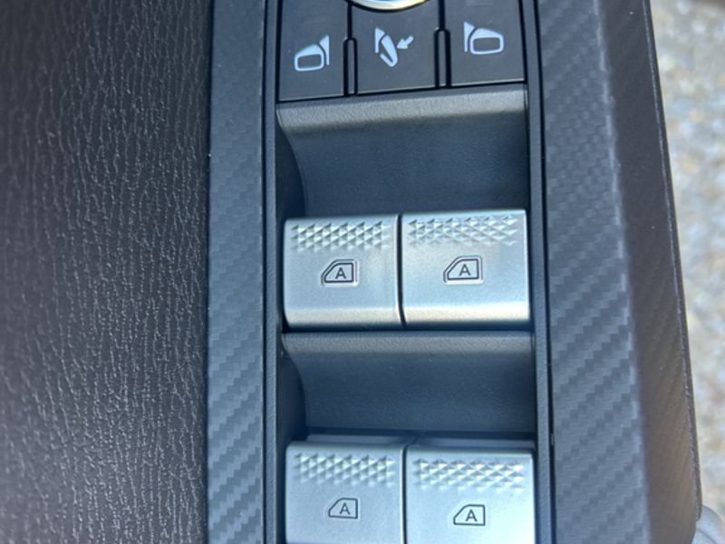 New 2026 Black Diamond Mitsubishi SE image 14