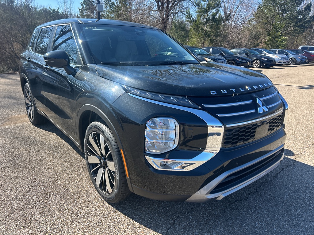 New 2026 Black Diamond Mitsubishi SE image 3