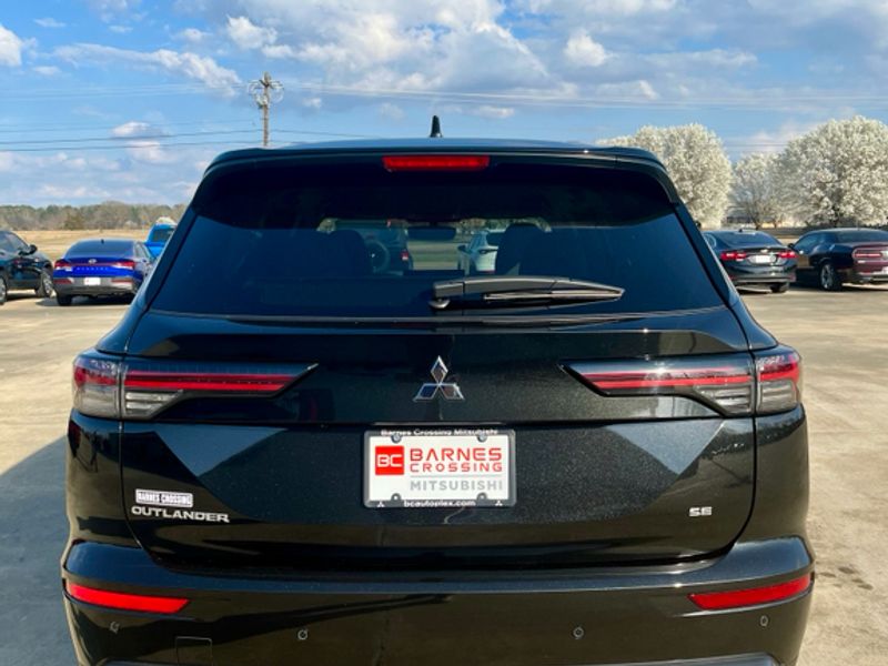 New 2026 Black Diamond Mitsubishi SE image 6