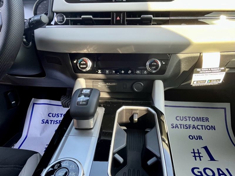 New 2026 Black Diamond Mitsubishi SE image 8